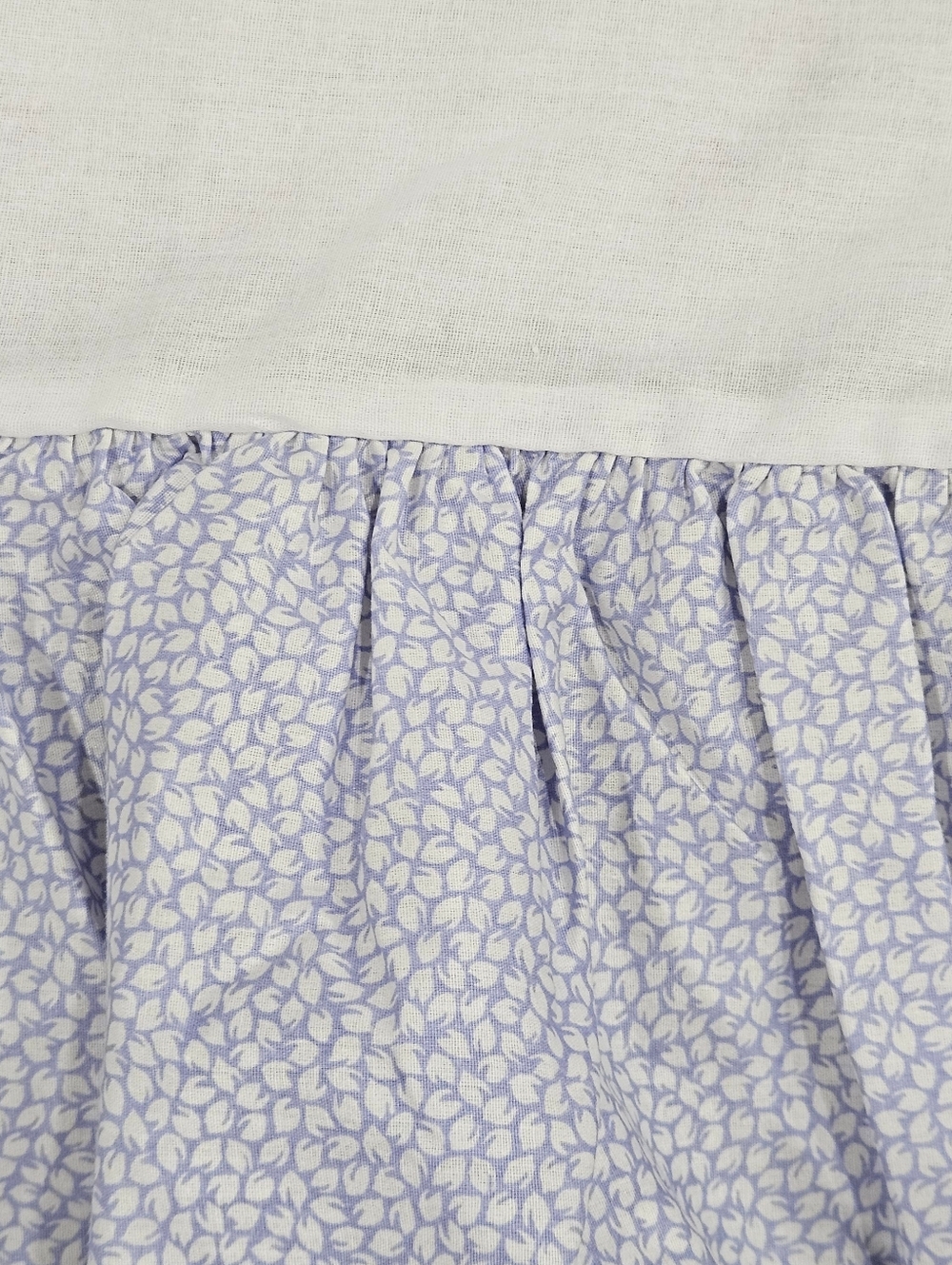 VTG Laura Ashley Blue White Micro Floral Leaves Queen Bedskirt 80s 90s NWOT - Picture 7 of 10